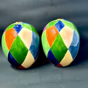 Vibrant salt and pepper shakers